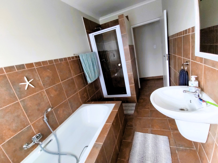 To Let 3 Bedroom Property for Rent in Shelley Point Western Cape